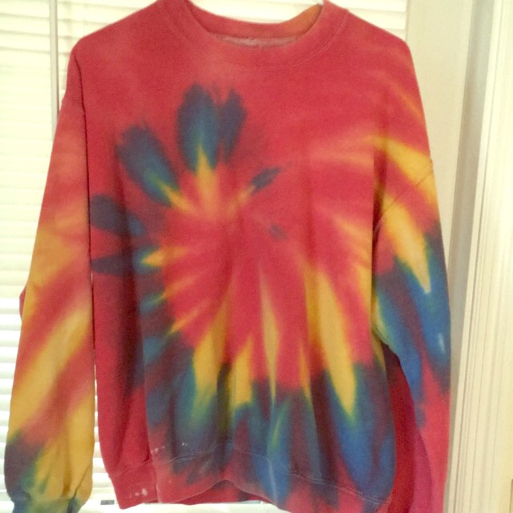 J E M Collective wear tie-dye crew neck